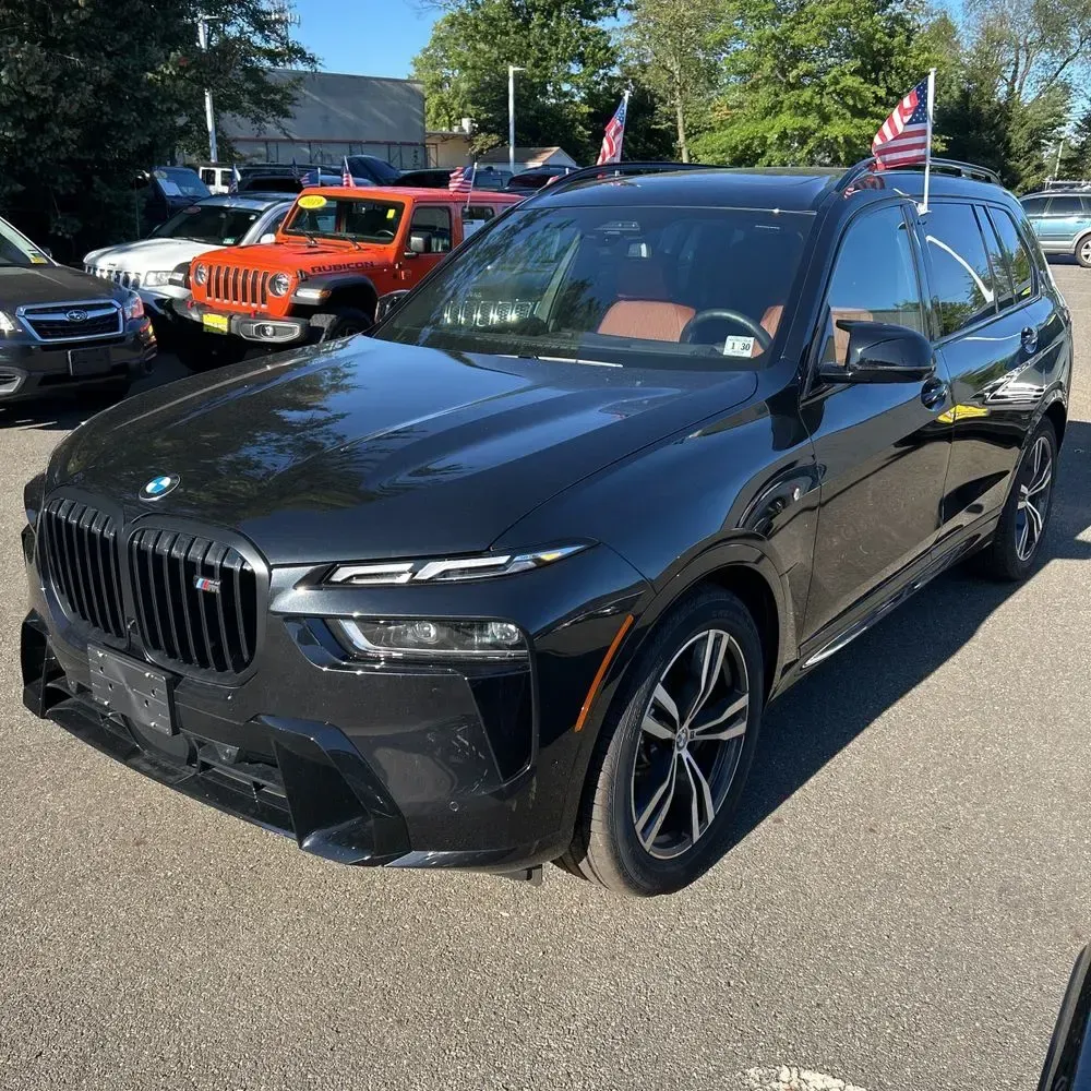 2025 BMW X7 M60i